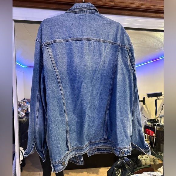 Influencer Oversized Denim Jacket - Picture 8 of 9
